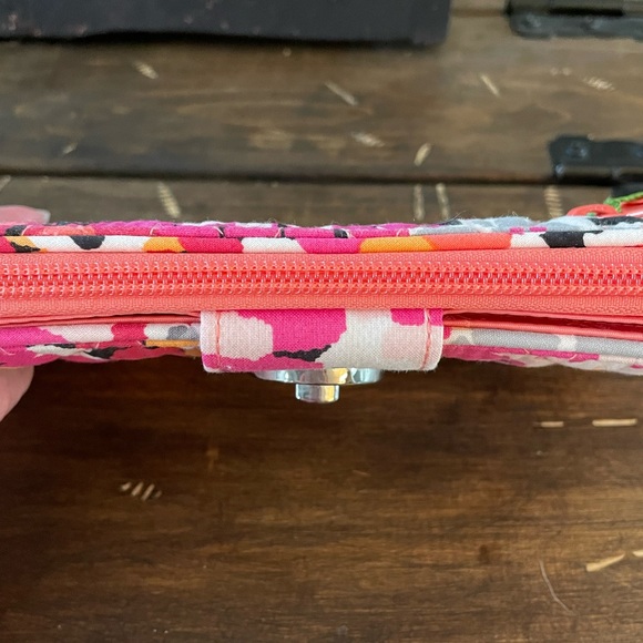 Vera Bradley wallet - Picture 3 of 7